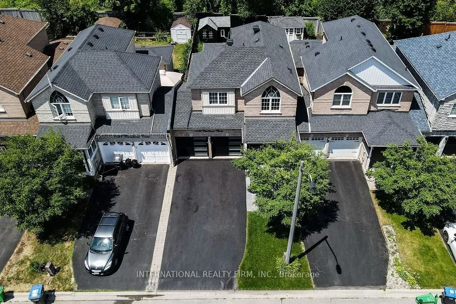 1682 Casablanca Circle, Mississauga, ON L5N 8G2