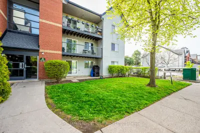 Condo Apartment in Oakville