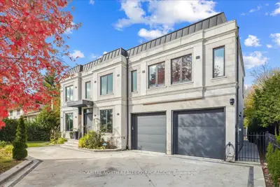 Detached in Oakville