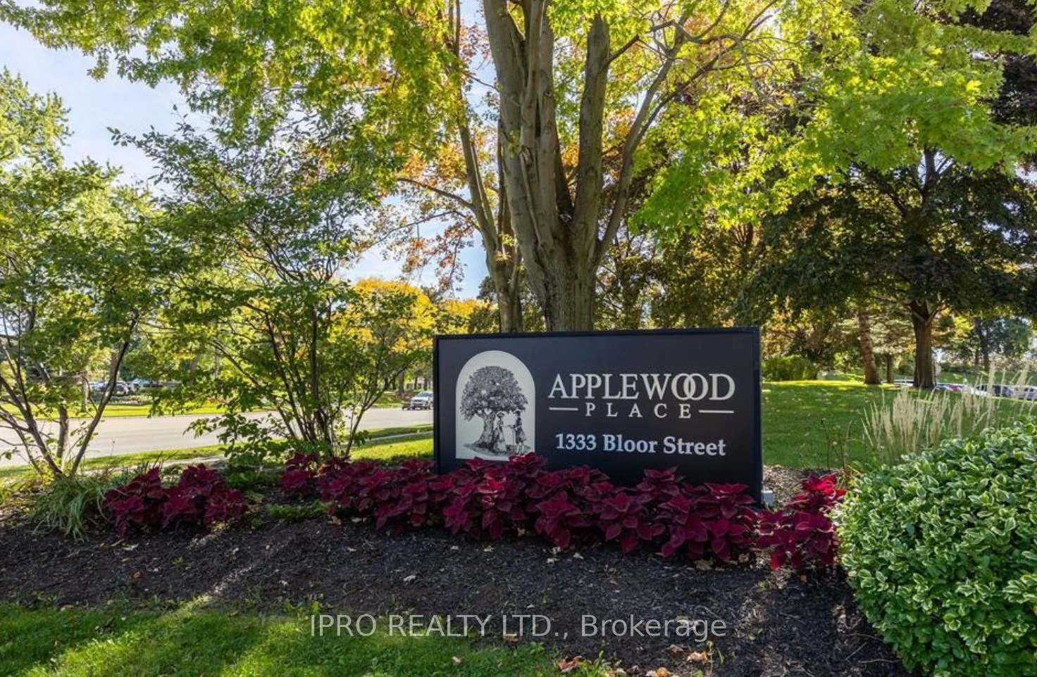 1333 Bloor St Street 1712, Mississauga, ON L4Y 3T6