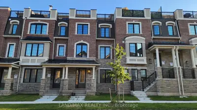 Att/Row/Townhouse in Oakville