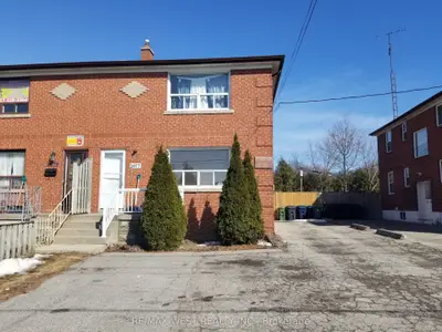 Duplex in Toronto