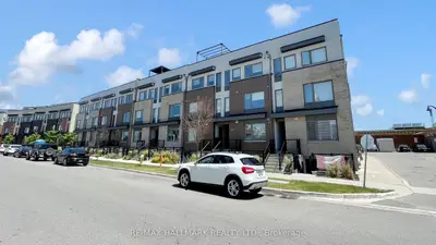 Condo Townhouse in Toronto