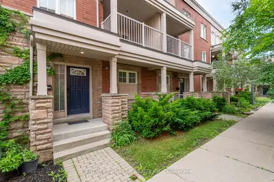 Condo Townhouse in Toronto