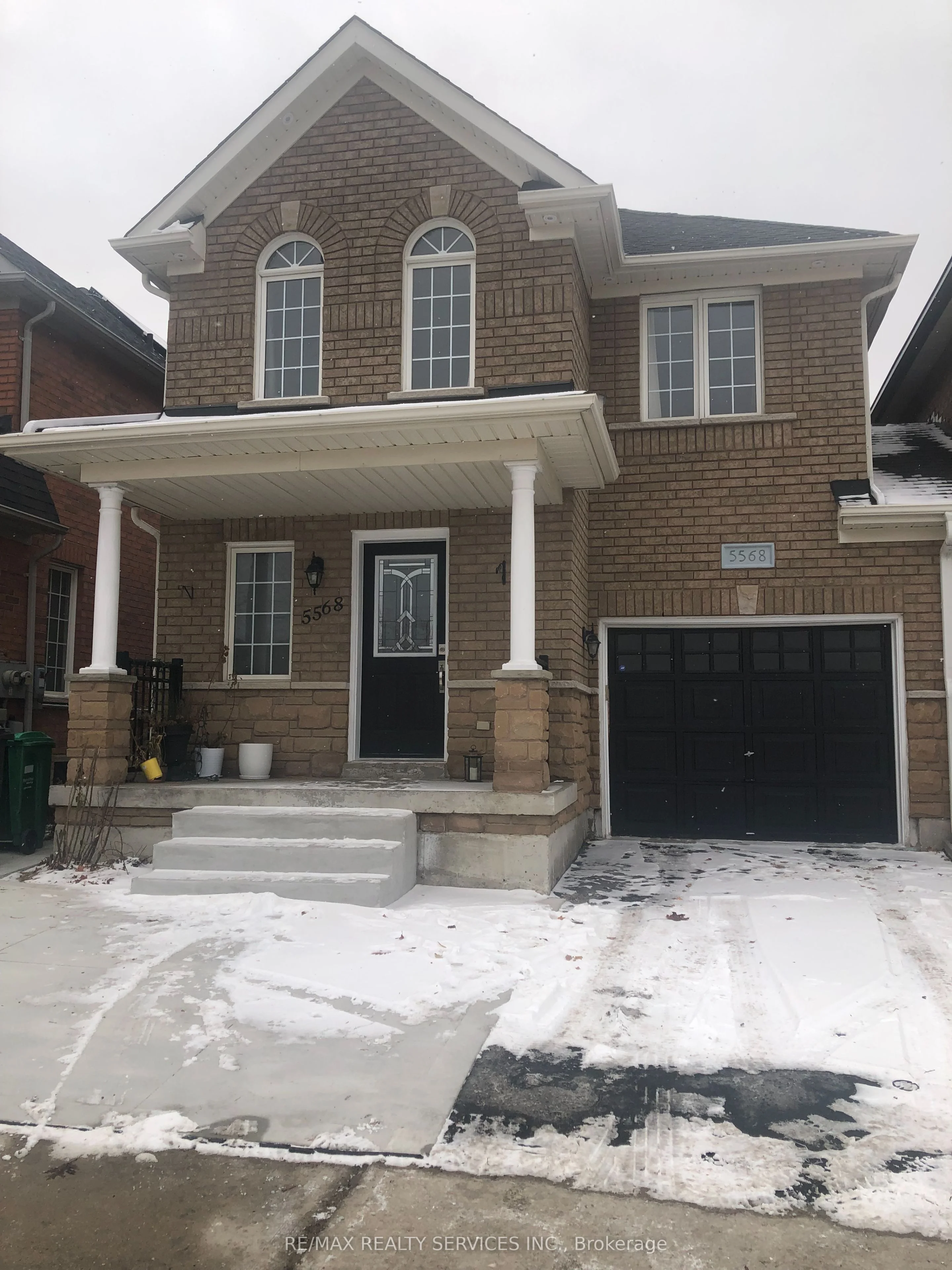 5568 Freshwater Drive, Mississauga, ON L5M 7M8