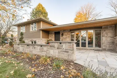 Detached in Burlington