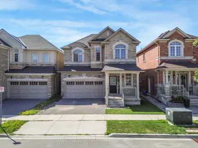 Detached in Oakville
