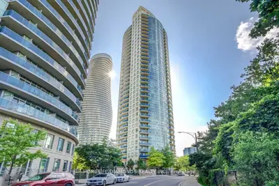 Condo Apartment in Mississauga