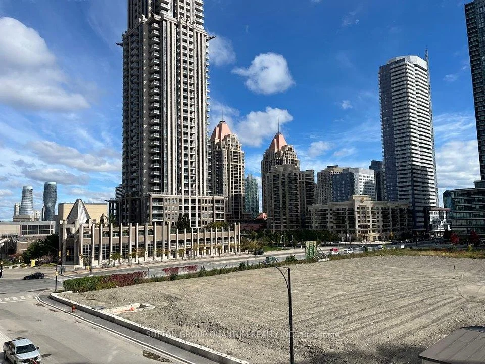 4130 Parkside Village Drive 301, Mississauga, On L5b 3m8