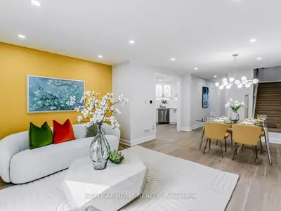 Att/Row/Townhouse in Oakville