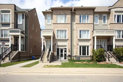 Condo Townhouse in Brampton