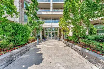 Condo Apartment in Oakville