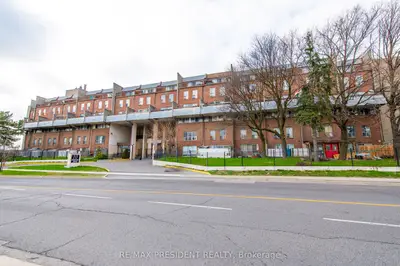 Condo Townhouse in Toronto