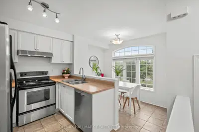 Att/Row/Townhouse in Mississauga