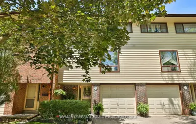 Condo Townhouse in Mississauga