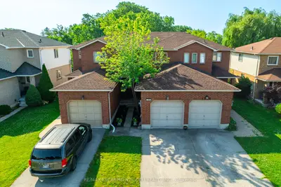 Att/Row/Townhouse in Burlington