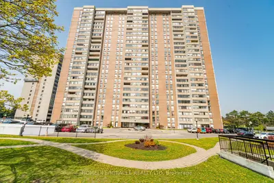 Condo Apartment in Brampton
