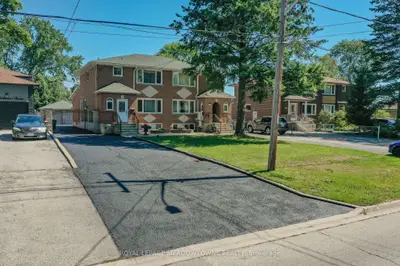 Semi-Detached in Mississauga