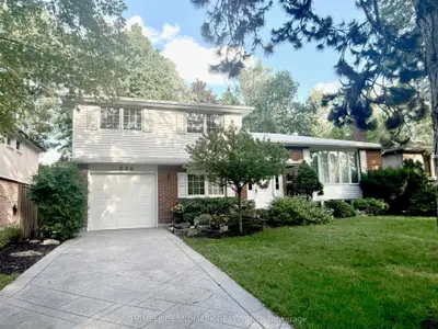 Detached in Oakville