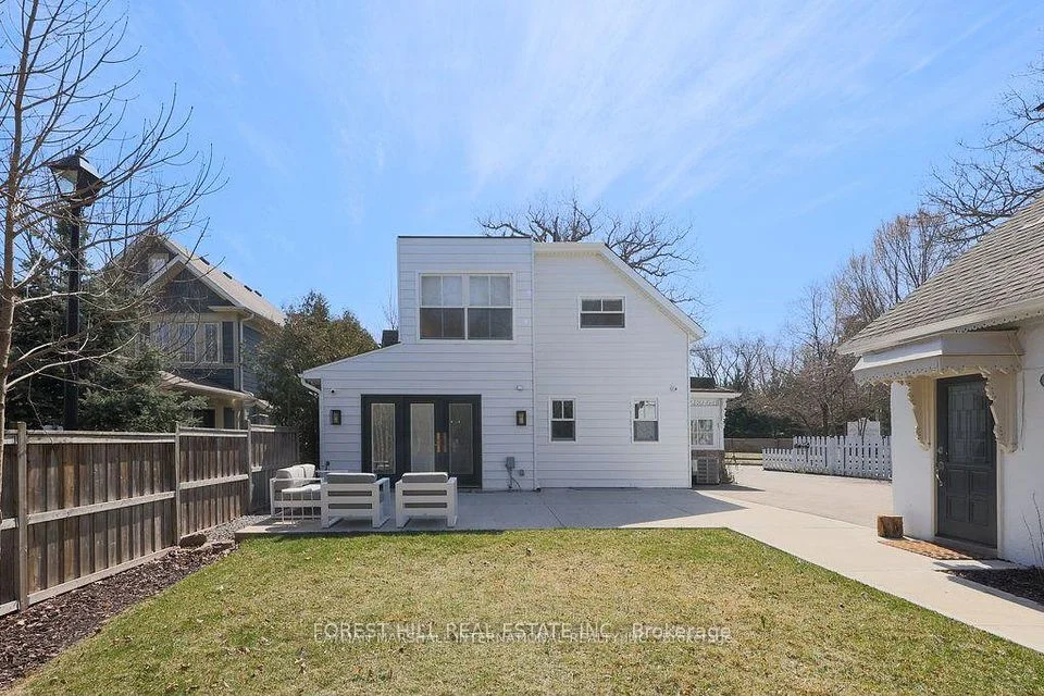 1207 Lorne Park-Coachhous Road, Mississauga, ON L5H 3A7