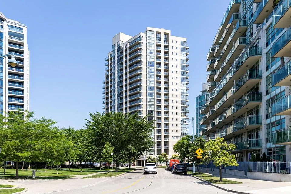 3 Marine Parade Drive 1504, Toronto W06, ON M8V 3Z5