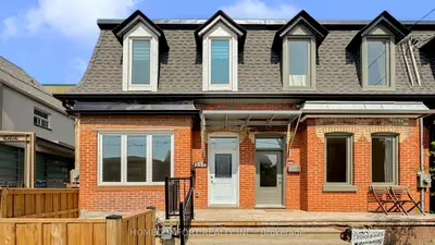 Triplex in Toronto