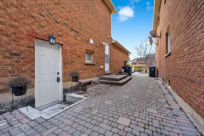 Lower Level in Mississauga