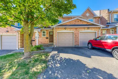 Condo Townhouse in Mississauga