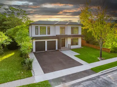 Detached in Oakville