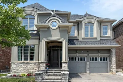 Detached in Oakville