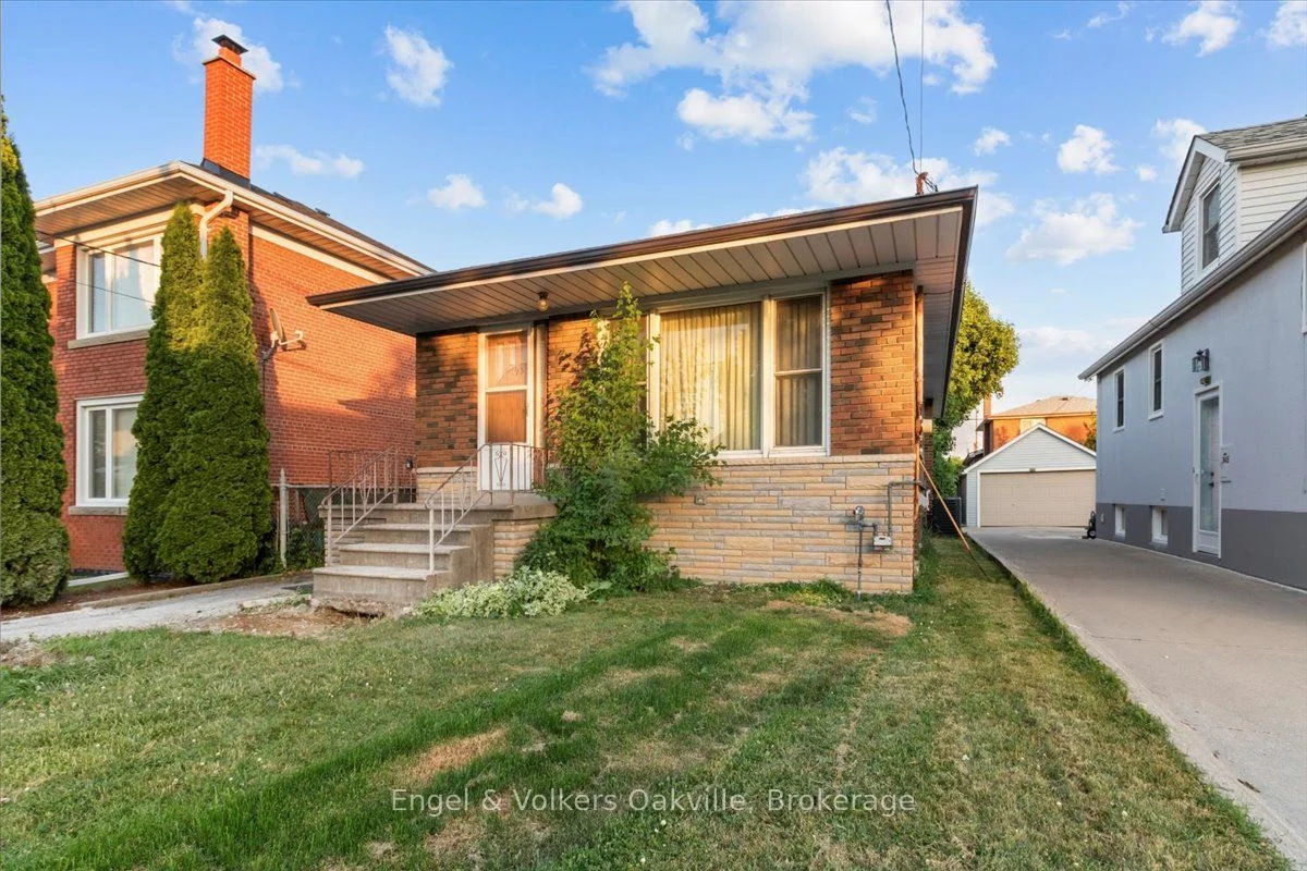 939 Glencairn Avenue Bsmt, Toronto W04, ON M6B 2A6
