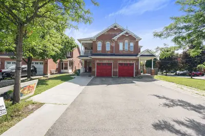 Semi-Detached in Mississauga