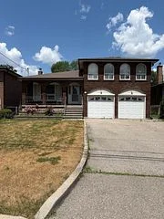 74 Whitfield Avenue, Toronto W05, ON M9L 1G5