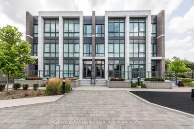 Condo Townhouse in Toronto