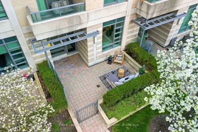 Condo Apartment in Toronto
