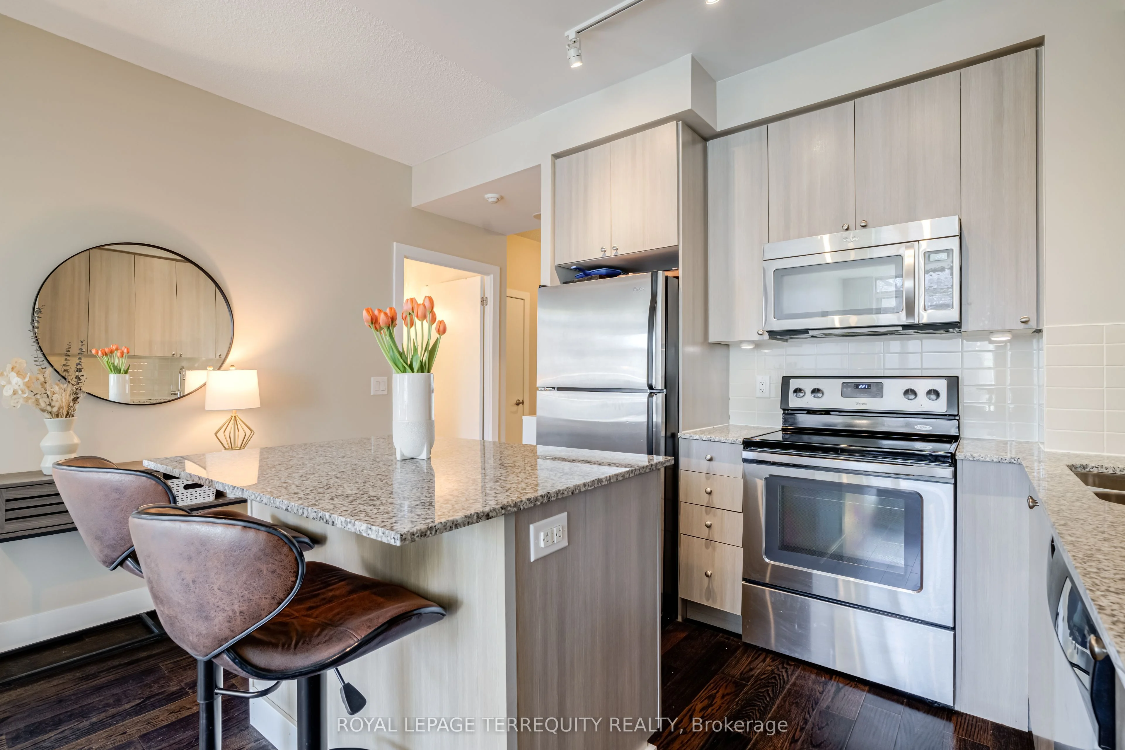 1638 Bloor Street W 204, Toronto W02, ON M6P 0A6