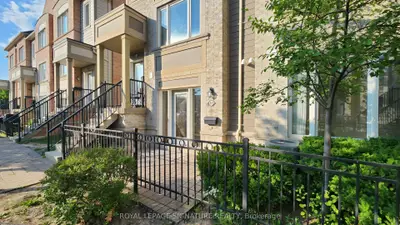 Condo Townhouse in Mississauga