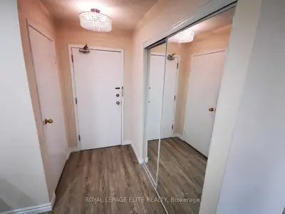Condo Apartment in Oakville