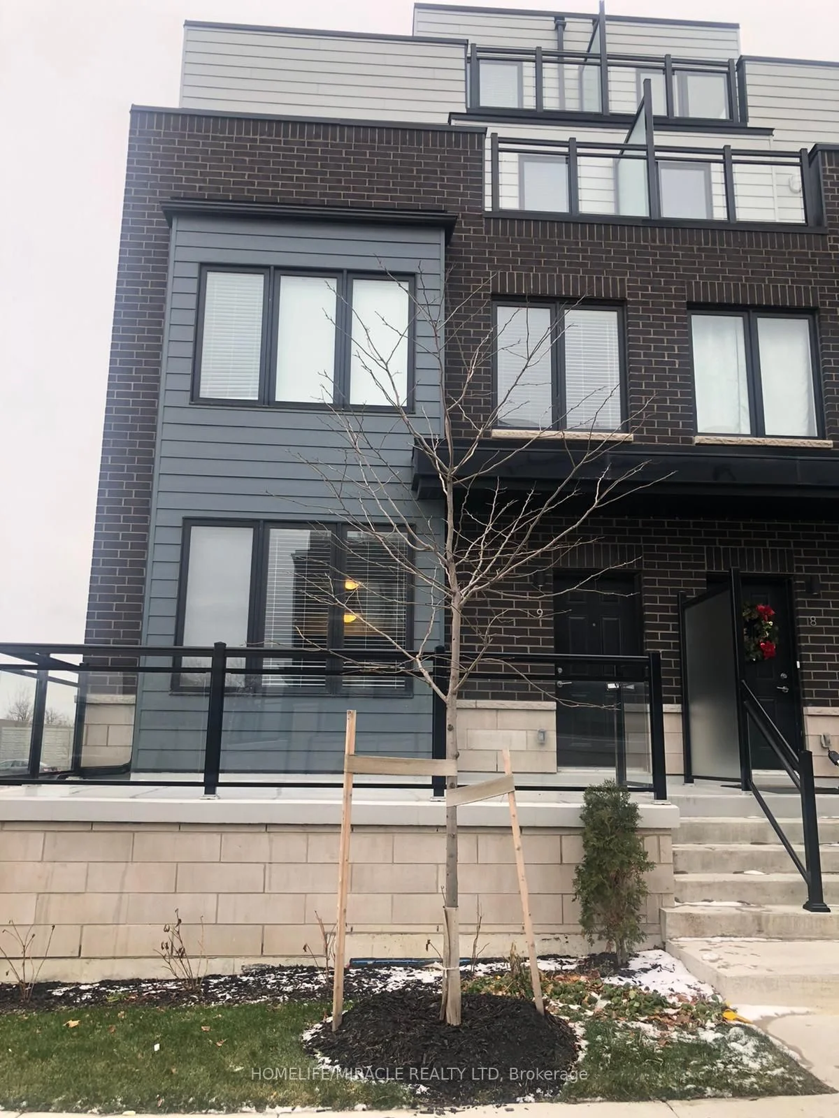 1150 Stroud Lane 9, Mississauga, ON L5J 0B3