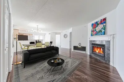Condo Apartment in Oakville