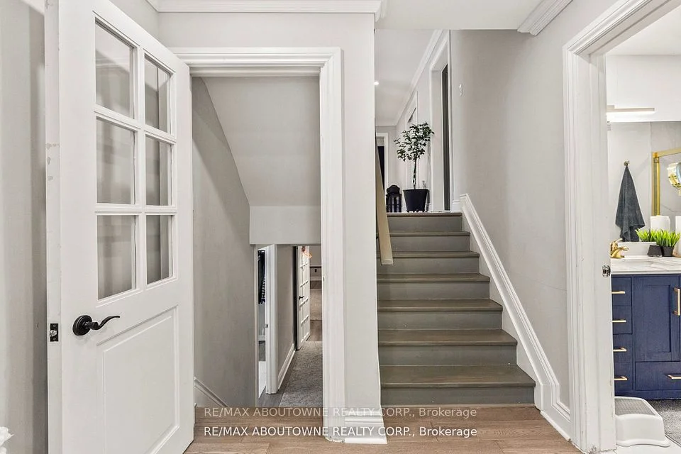 1230 Wood Place, Oakville, ON L6L 2R5
