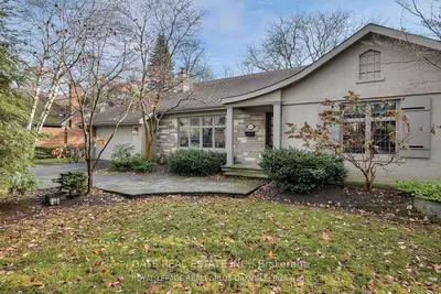 Detached in Burlington