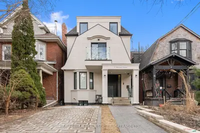 Fourplex in Toronto