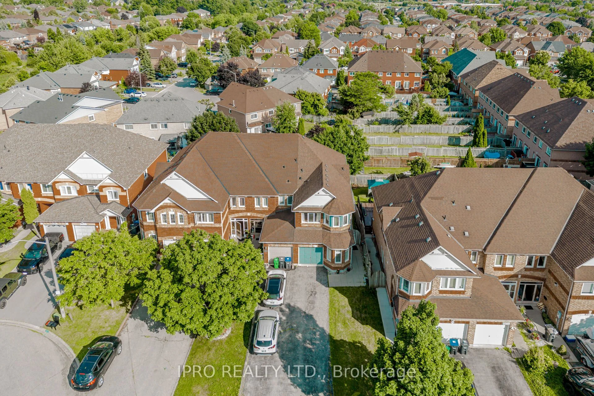 6975 Glory Court N, Mississauga, ON L5N 7E2