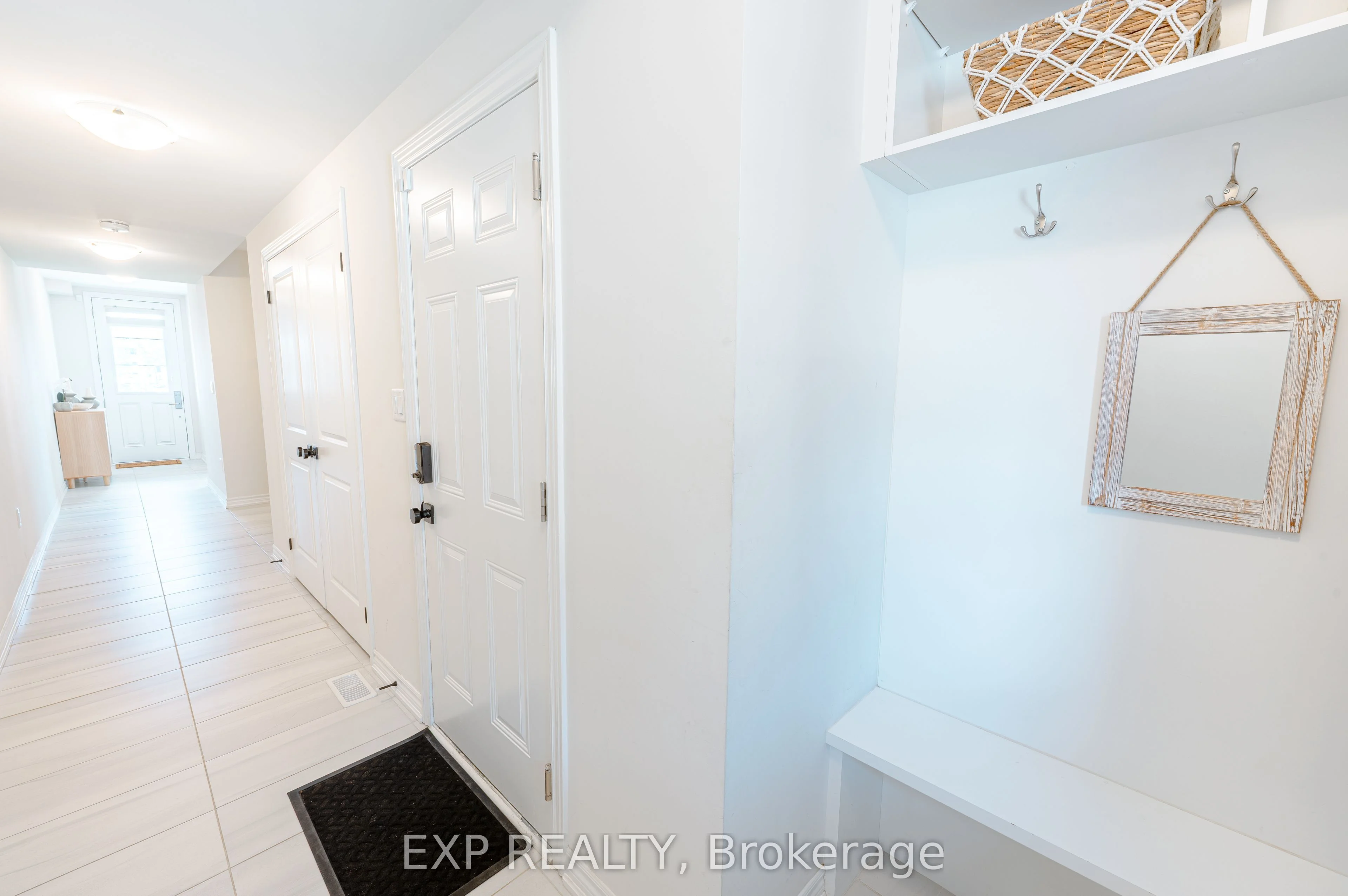 Att/Row/Townhouse in Brampton