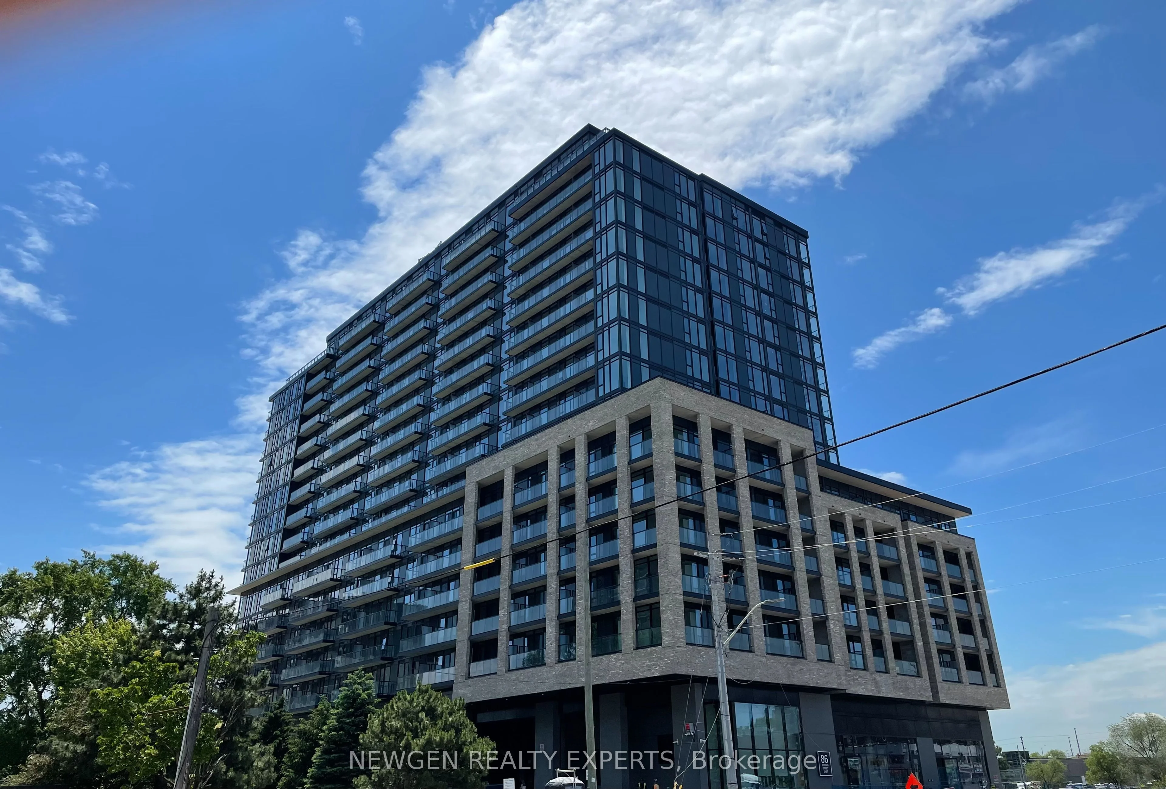 86 Dundas Street E 608, Mississauga, ON L5A 1W4