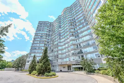 Condo Apartment in Mississauga