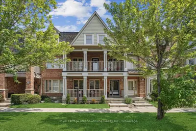 Att/Row/Townhouse in Milton
