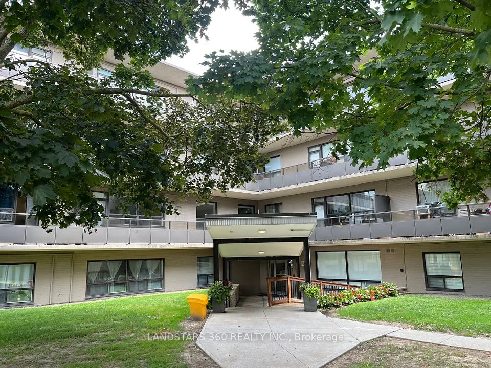 31 Paxtonia Boulevard 107, Toronto W05, ON M3K 1W1