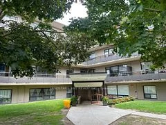 31 Paxtonia Boulevard 214, Toronto W05, ON M3K 1W1